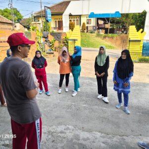 Senam Minggu Pagi Kembali Digelar, Warga Sindangheula Antusias Jaga Kebugaran