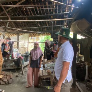 Kades Sindangheula Tinjau Rumah Warga Rusak Akibat Hujan Lebat, Diusulkan Masuk Program RTLH