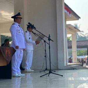 Kepala Desa Sindangheula Suheli Jadi Pembaca Pancasila pada Upacara HUT ke-81 RI di Pabuaran