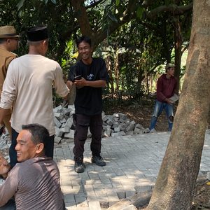 Kades Sindangheula Tinjau Pembangunan Jalan Paving Blok APBD Pemprov Banten Tahun 2026 di Kepuh
